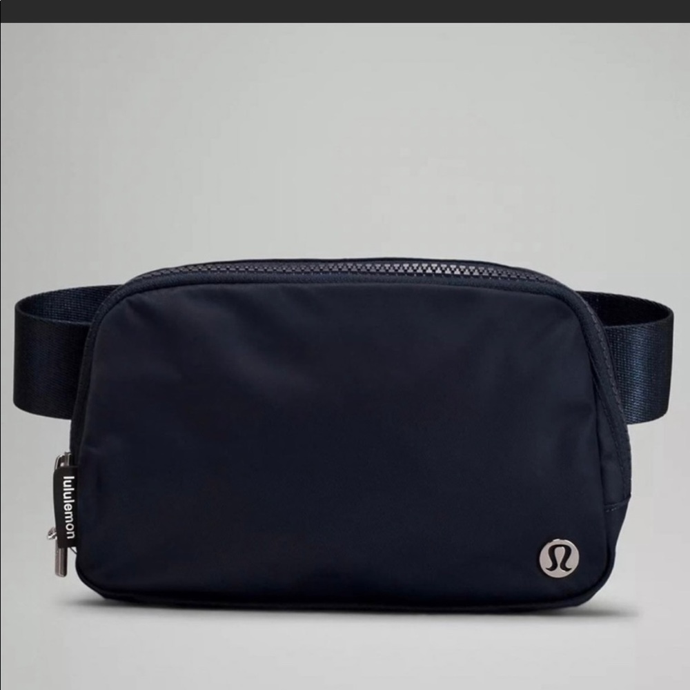 Lululemon Everywhere Belt Bag